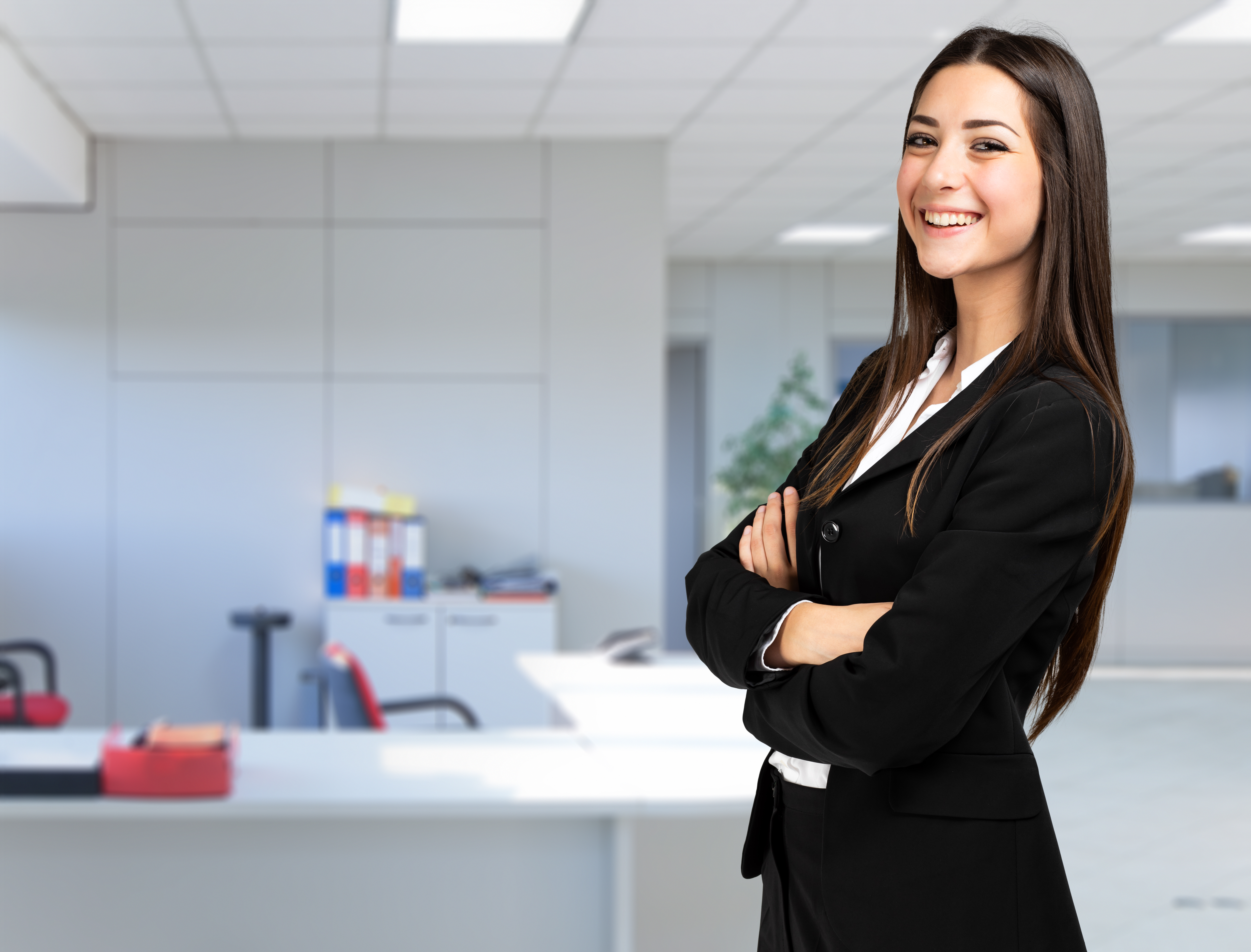 Retrato Empresaria Sonriente Oficina Moderna